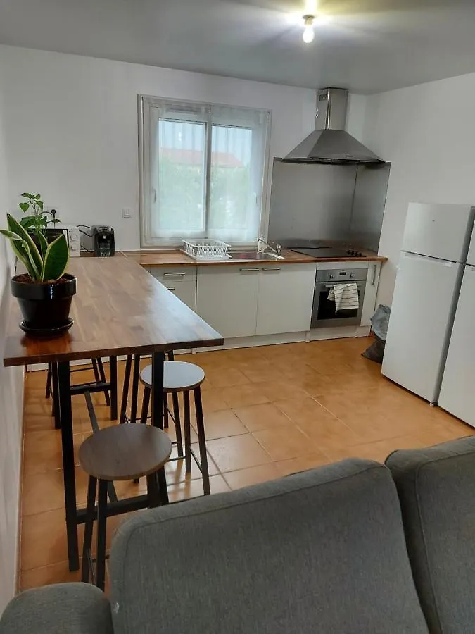 K&N - Maison à partager avec d'autres voyageurs - Chambre privée - Jardin - Balcon Vaulx-en-Velin