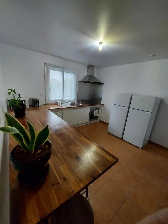 K&N - Maison à partager avec d'autres voyageurs - Chambre privée - Jardin - Balcon Vaulx-en-Velin